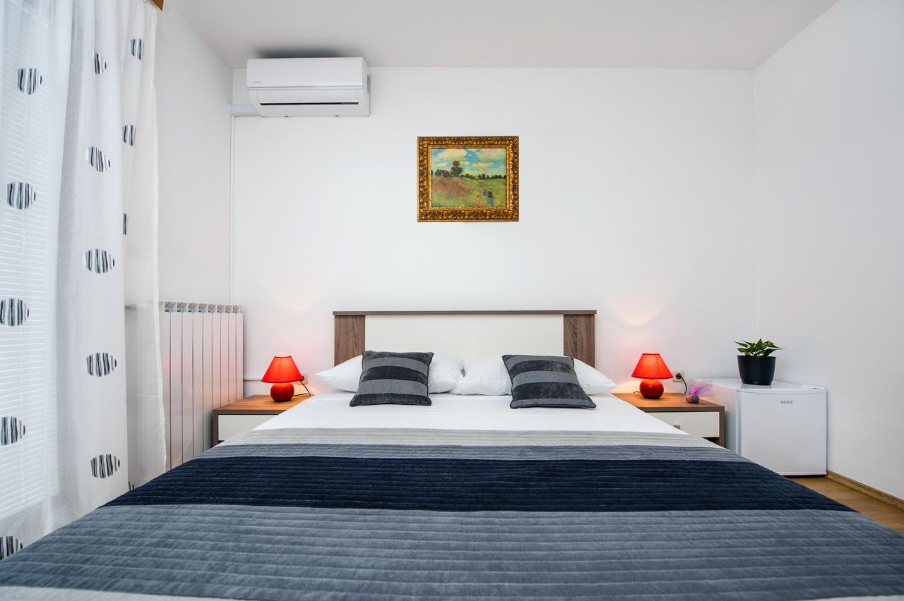 Ladonja Bb Rooms, Family Run Bed & Breakfast Ровінсько-Село Екстер'єр фото